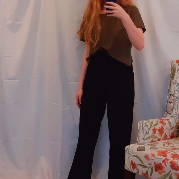 Cropped Shirt With Cutout Back - Picture 2 of 4